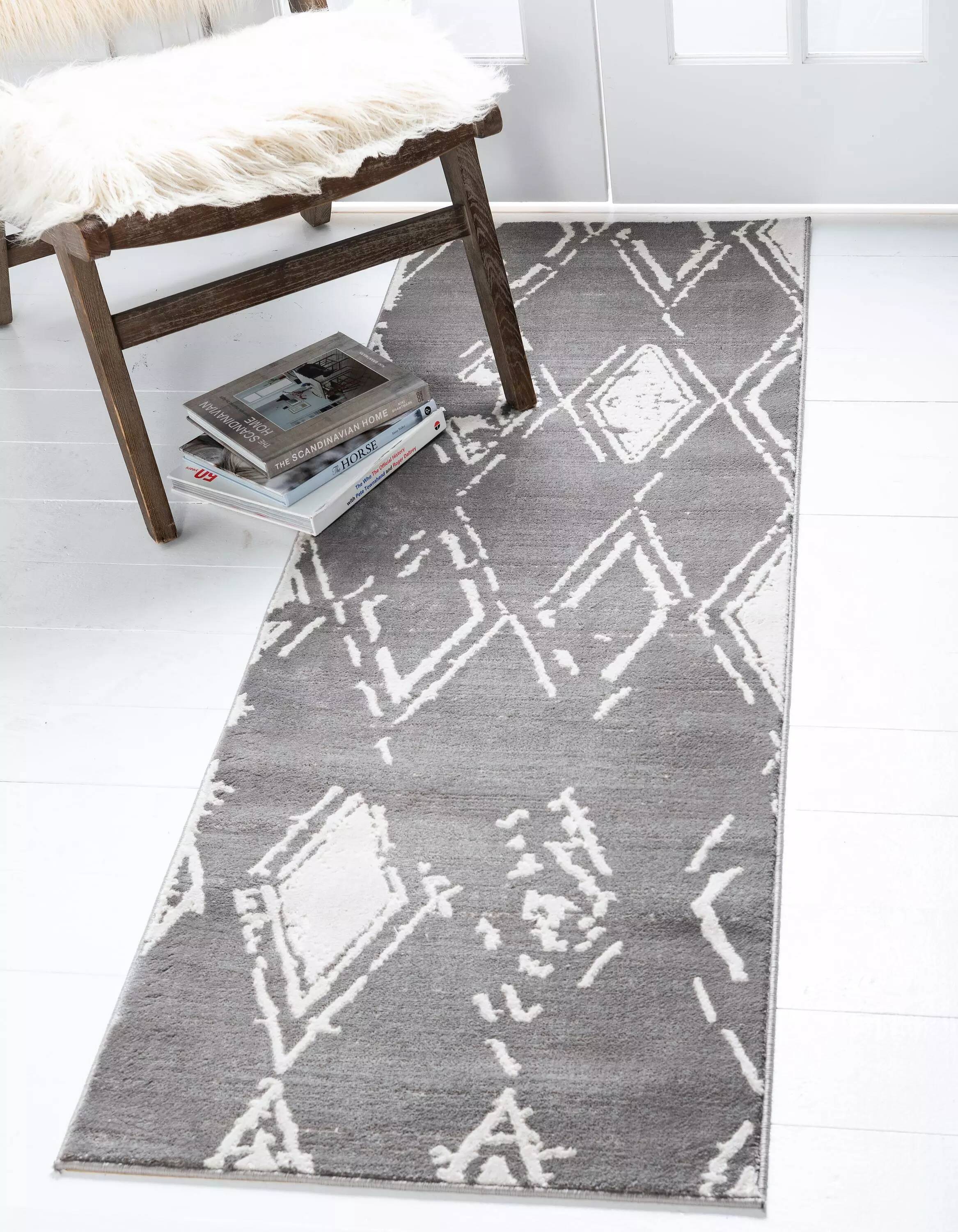 Jakobe - Faded Diamond Pattern Area Rug
